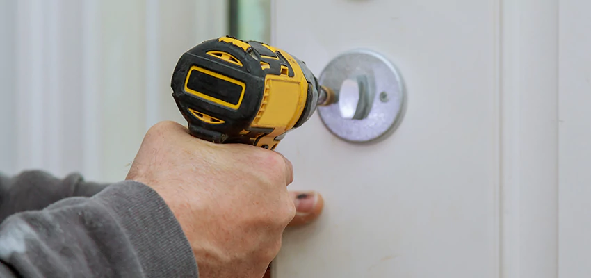 Street Locksmith For Smart Lock Repair in Hawthorne, CA